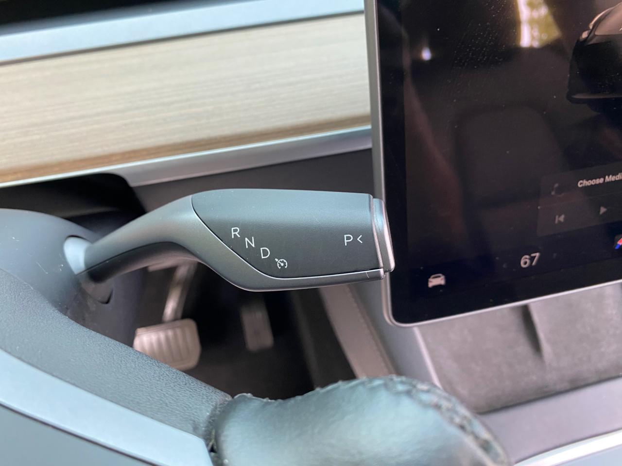 Tesla Model Y Long Range RWD *Ltd Avail* 2025