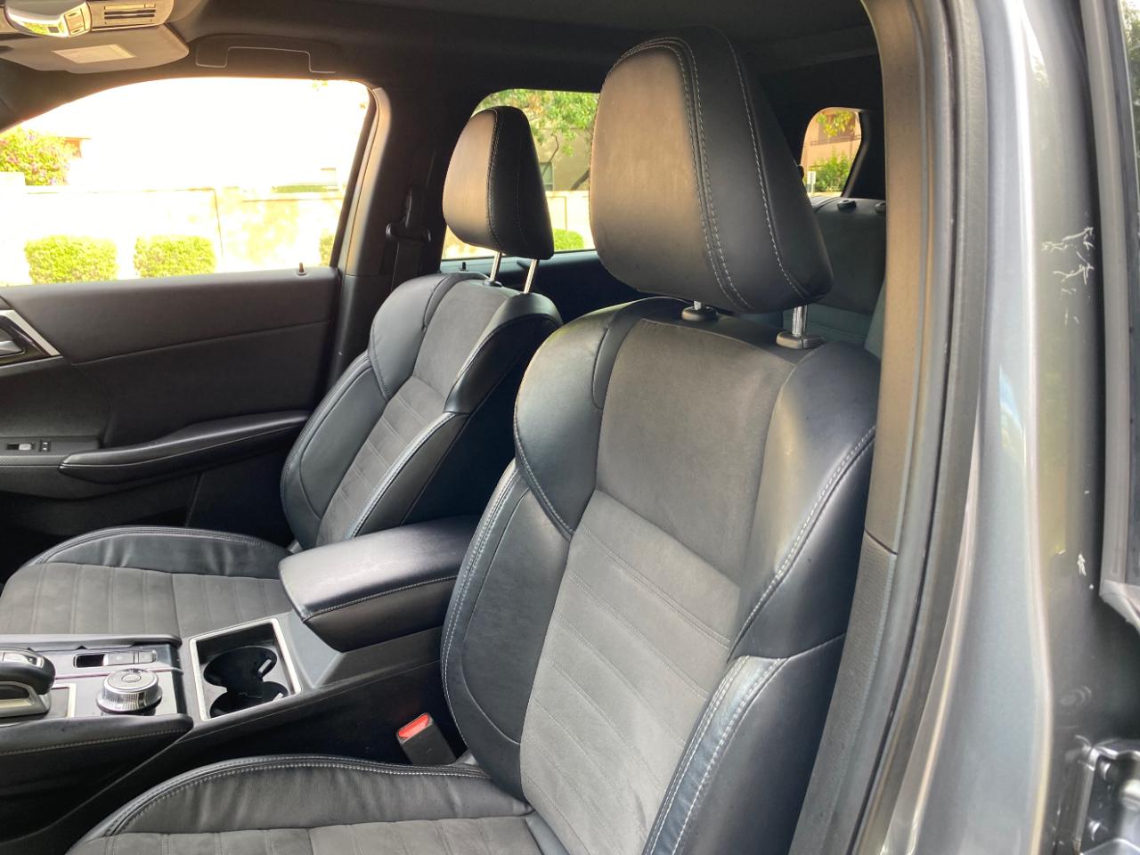 Mitsubishi Outlander SE Launch Edition FWD 2022