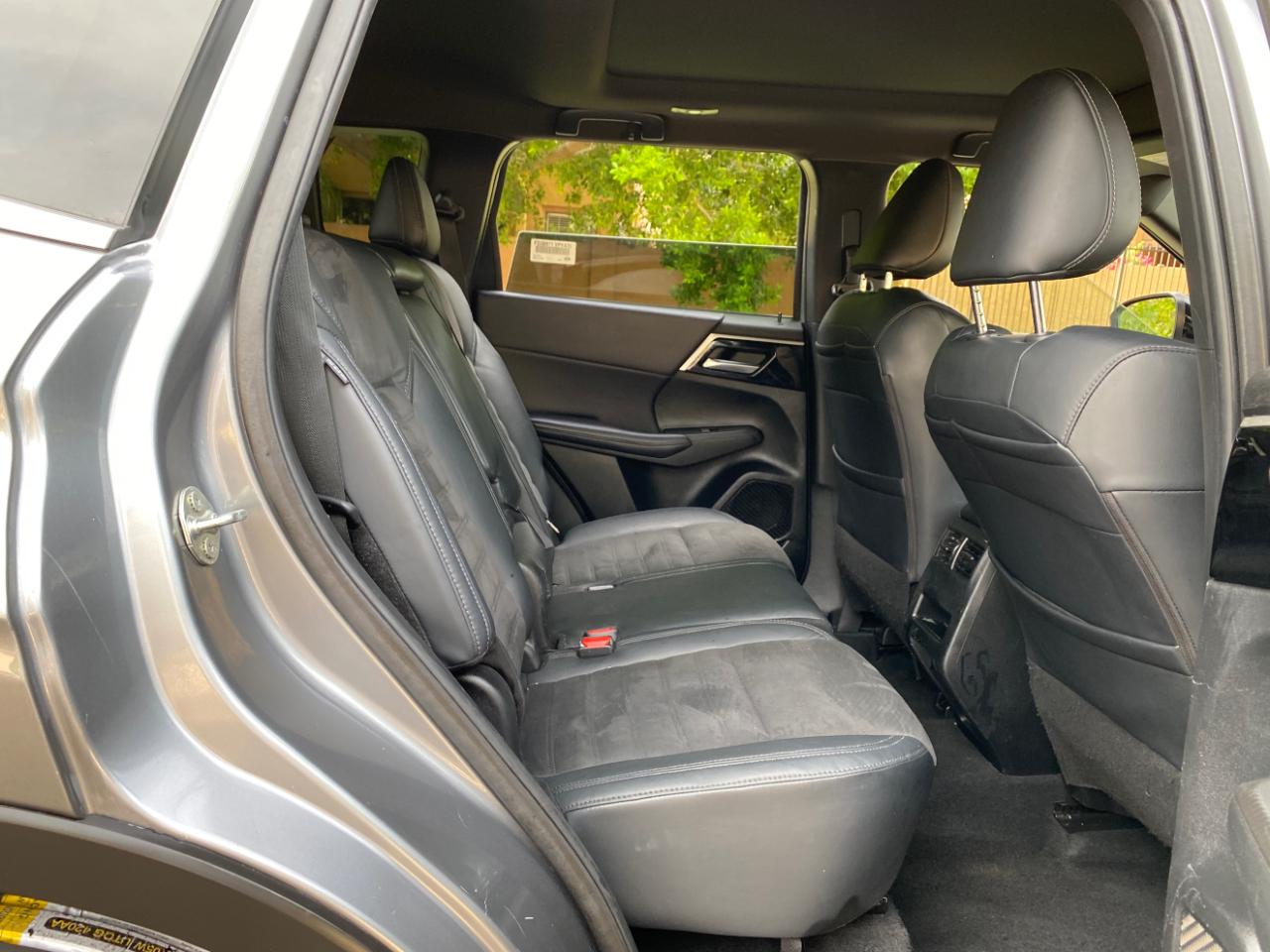 Mitsubishi Outlander SE Launch Edition FWD 2022