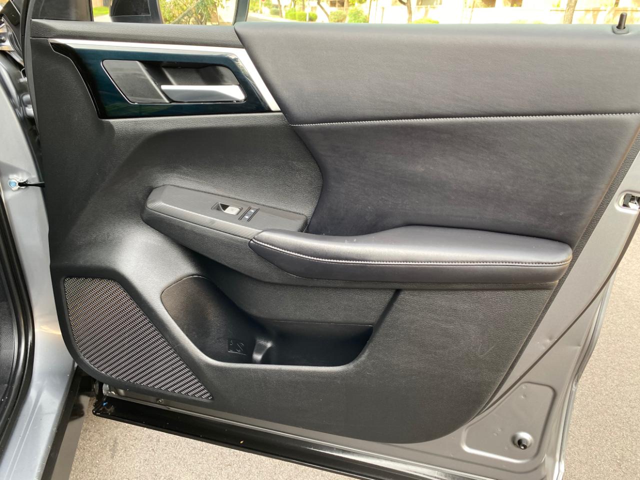 Mitsubishi Outlander SE Launch Edition FWD 2022