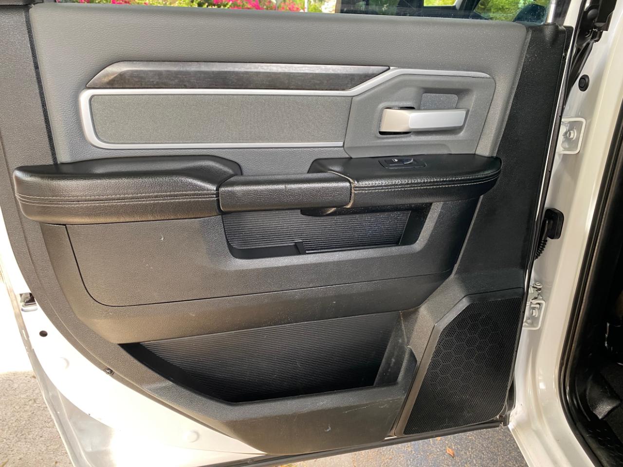 RAM 2500 Big Horn 4x4 Crew Cab 8' Box 2021