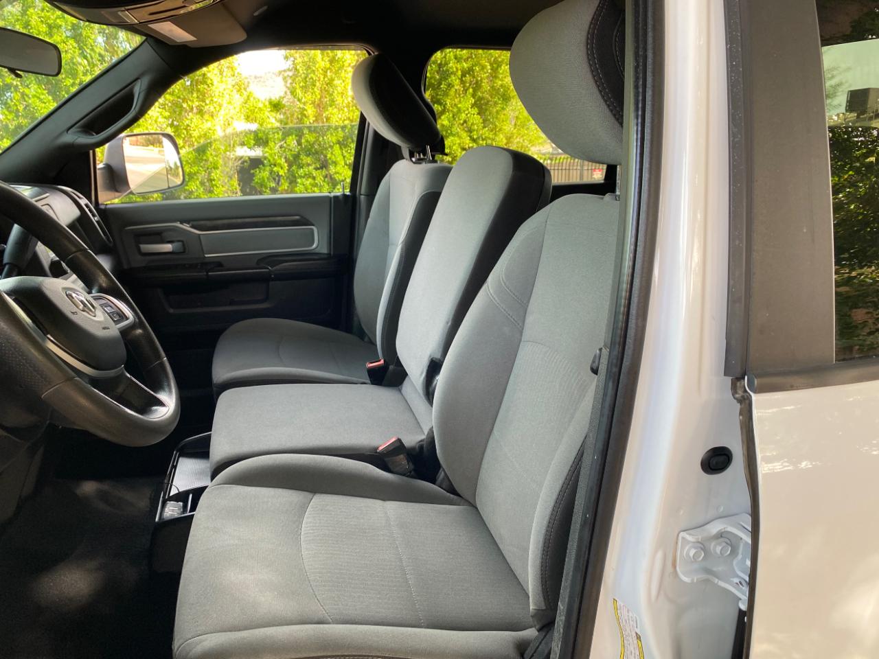 RAM 2500 Big Horn 4x4 Crew Cab 8' Box 2021