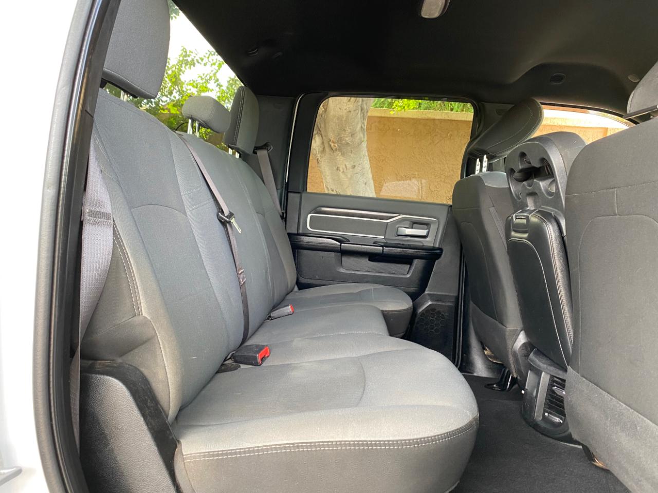 RAM 2500 Big Horn 4x4 Crew Cab 8' Box 2021