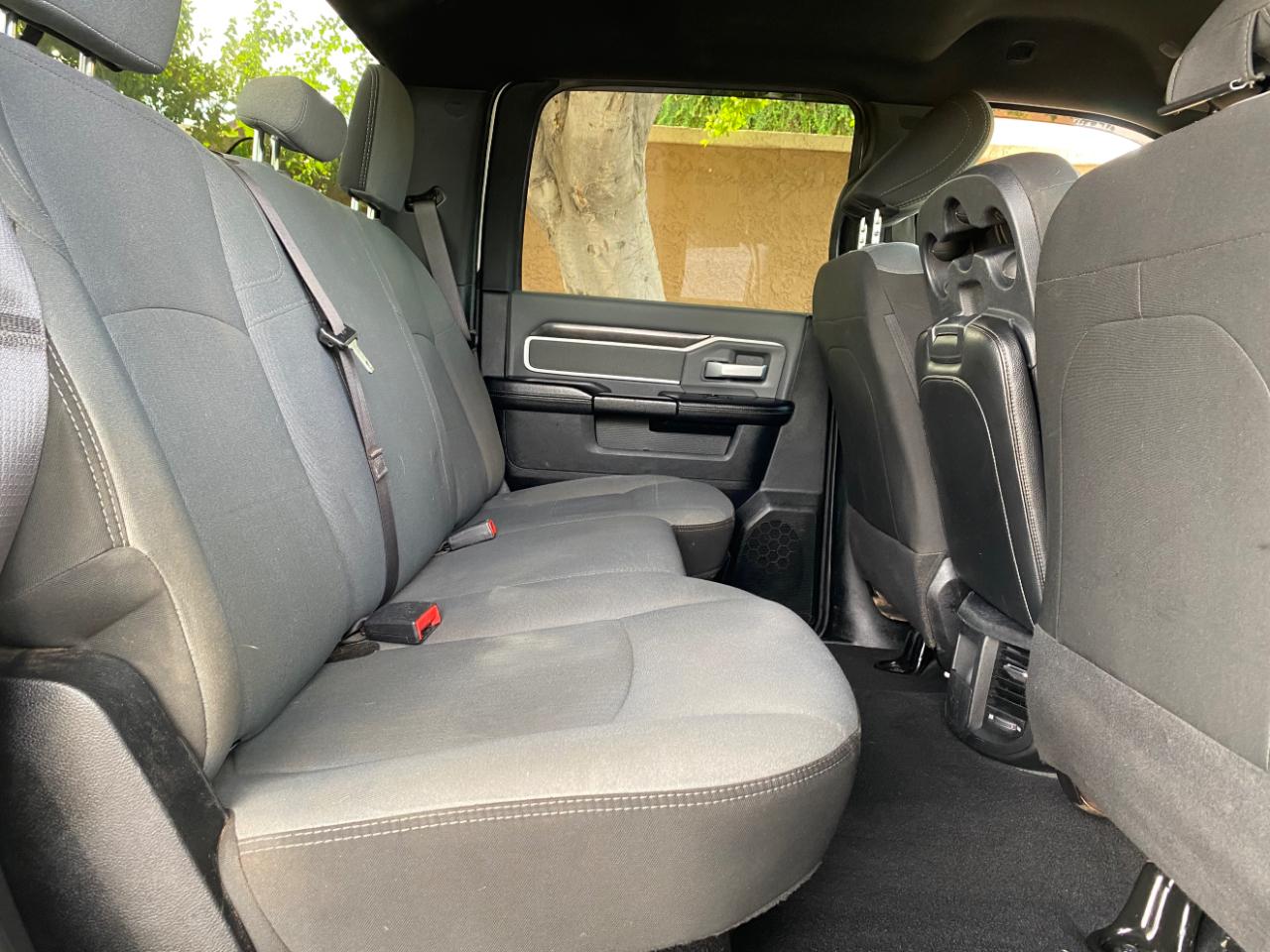 RAM 2500 Big Horn 4x4 Crew Cab 8' Box 2021