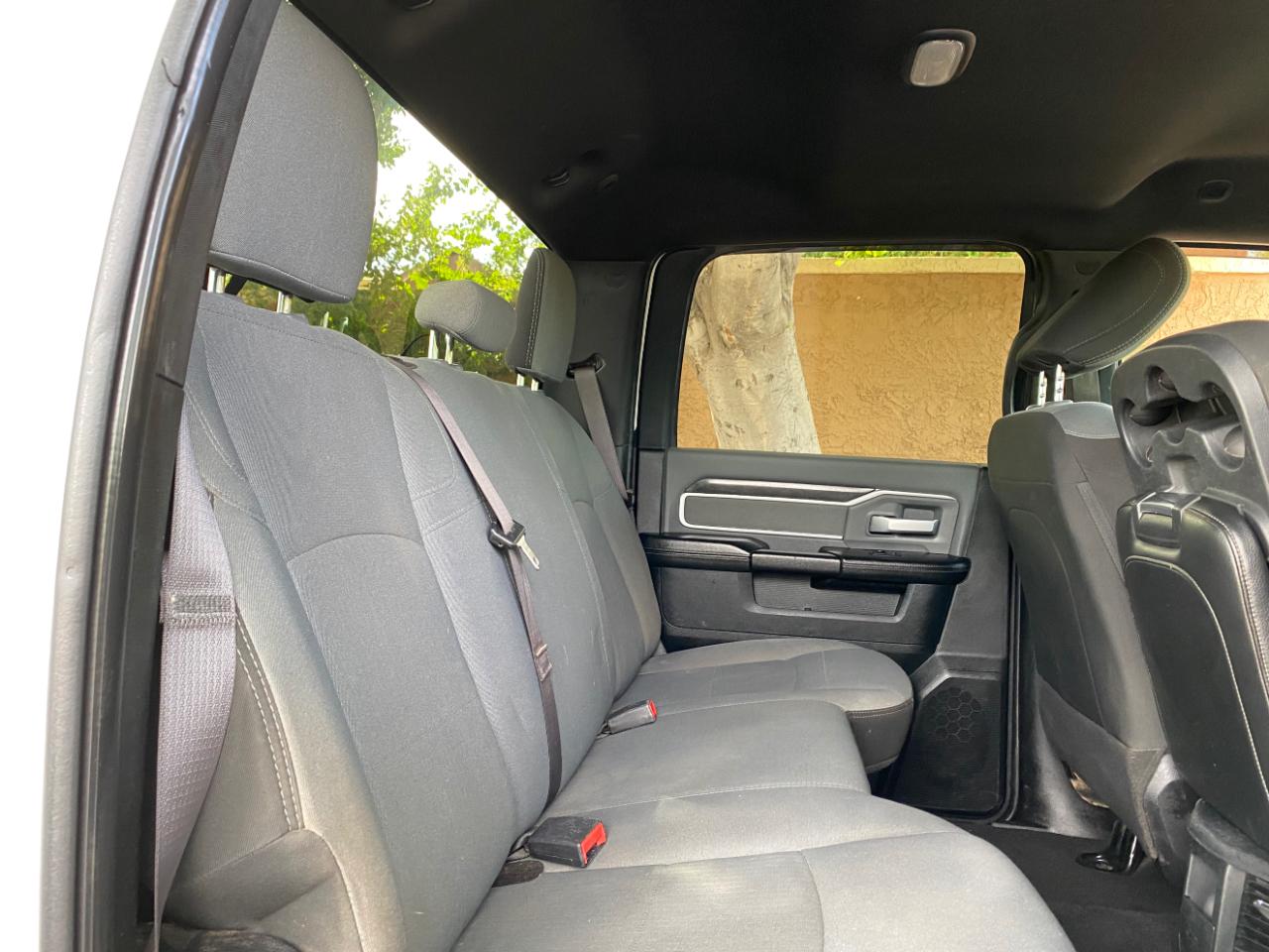 RAM 2500 Big Horn 4x4 Crew Cab 8' Box 2021