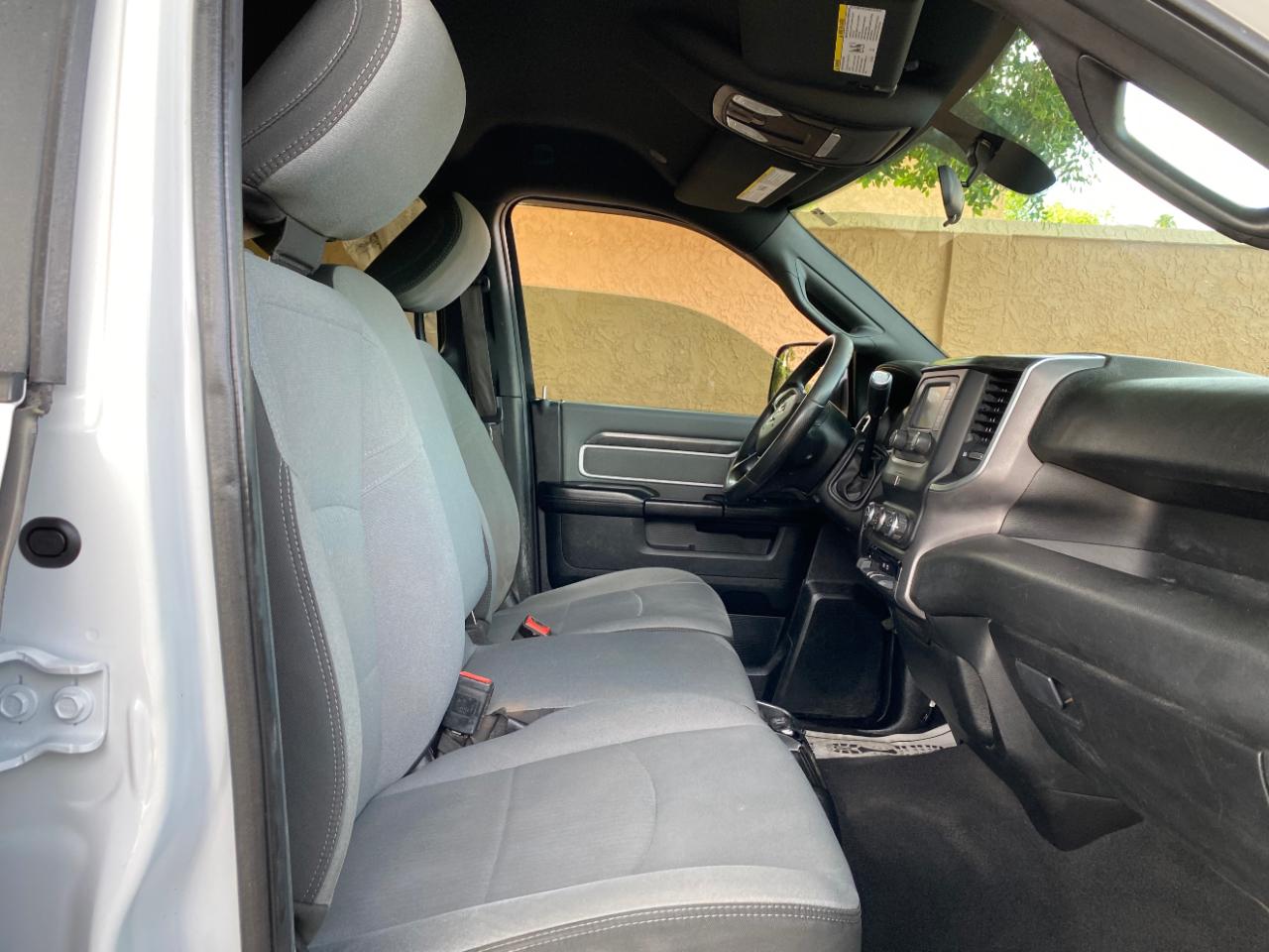 RAM 2500 Big Horn 4x4 Crew Cab 8' Box 2021