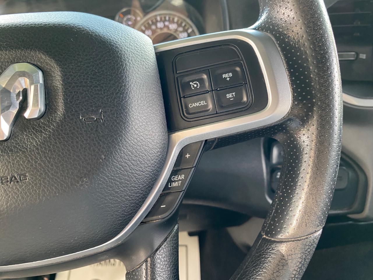 RAM 2500 Big Horn 4x4 Crew Cab 8' Box 2021