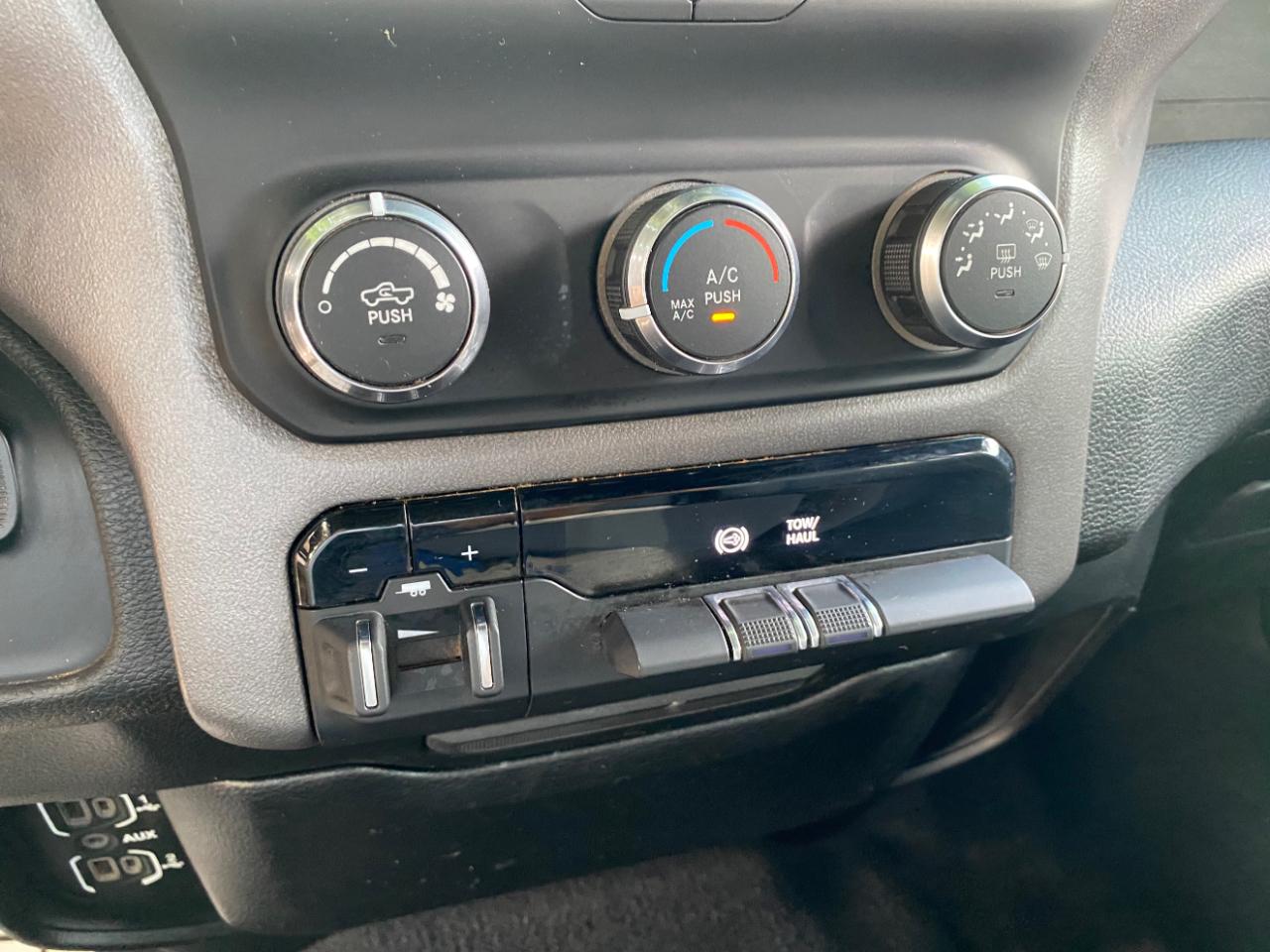 RAM 2500 Big Horn 4x4 Crew Cab 8' Box 2021