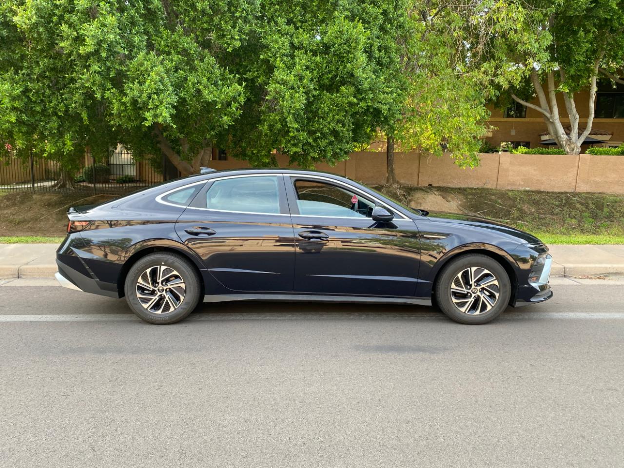 Hyundai Sonata Hybrid Blue FWD 2026