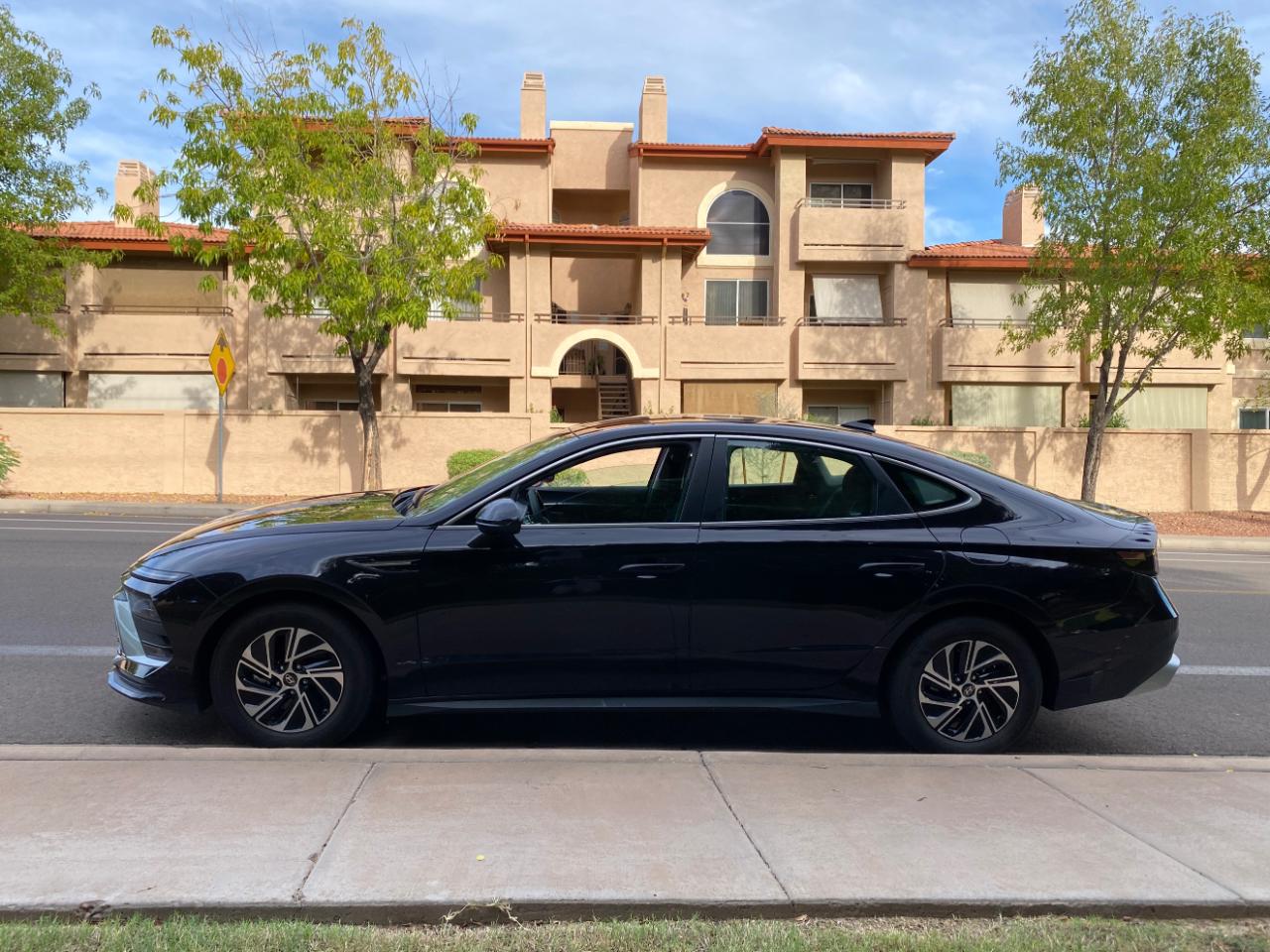 Hyundai Sonata Hybrid Blue FWD 2026