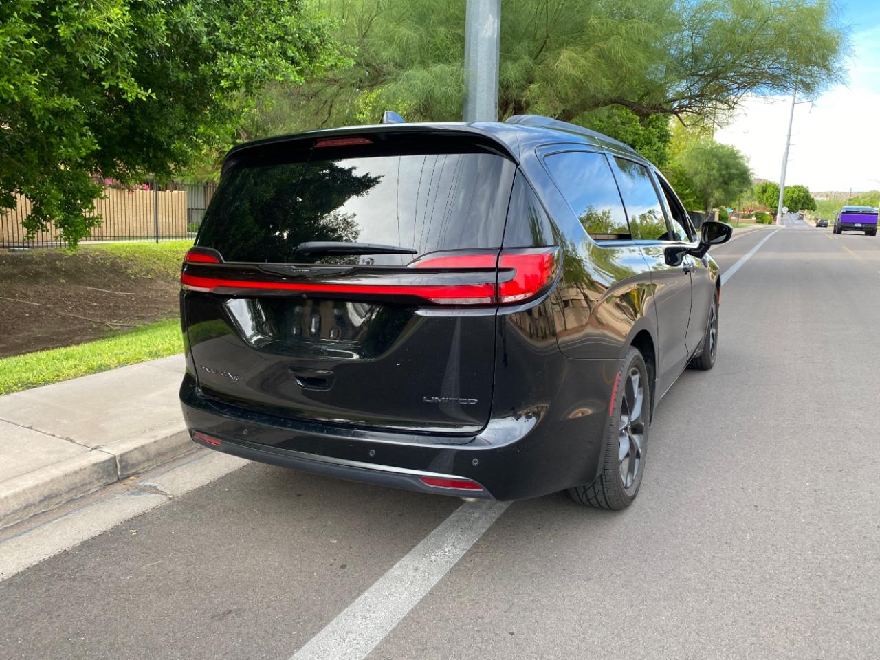 Chrysler Pacifica Limited FWD 2025