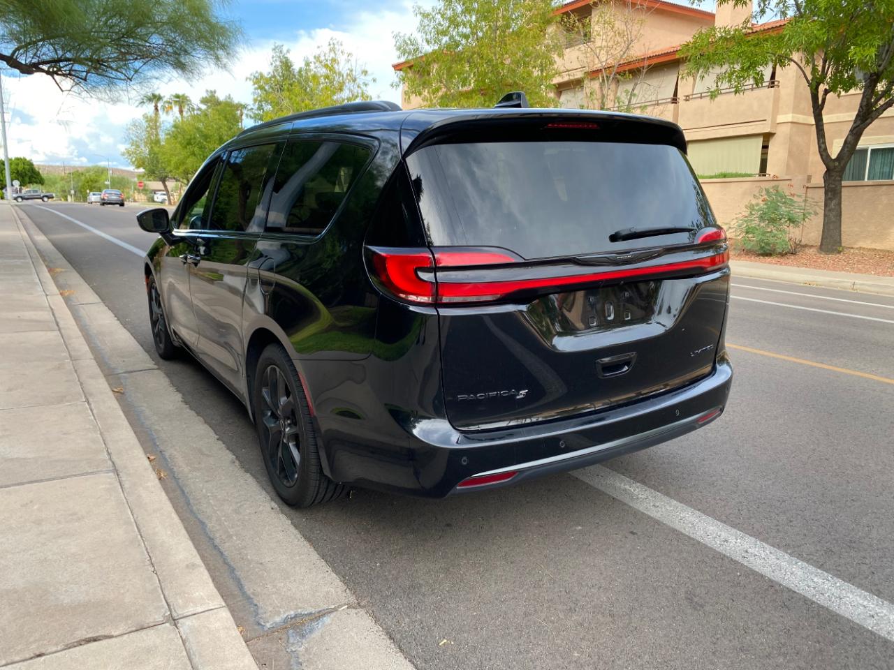 Chrysler Pacifica Limited FWD 2025