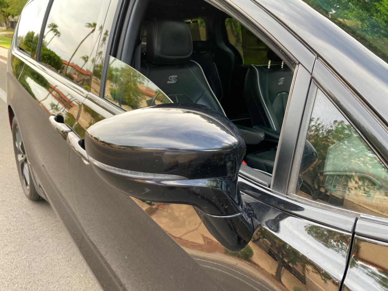 Chrysler Pacifica Limited FWD 2025