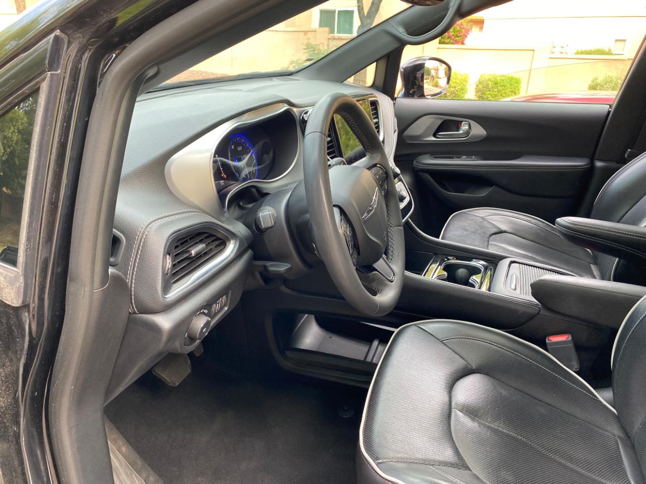 Chrysler Pacifica Limited FWD 2025