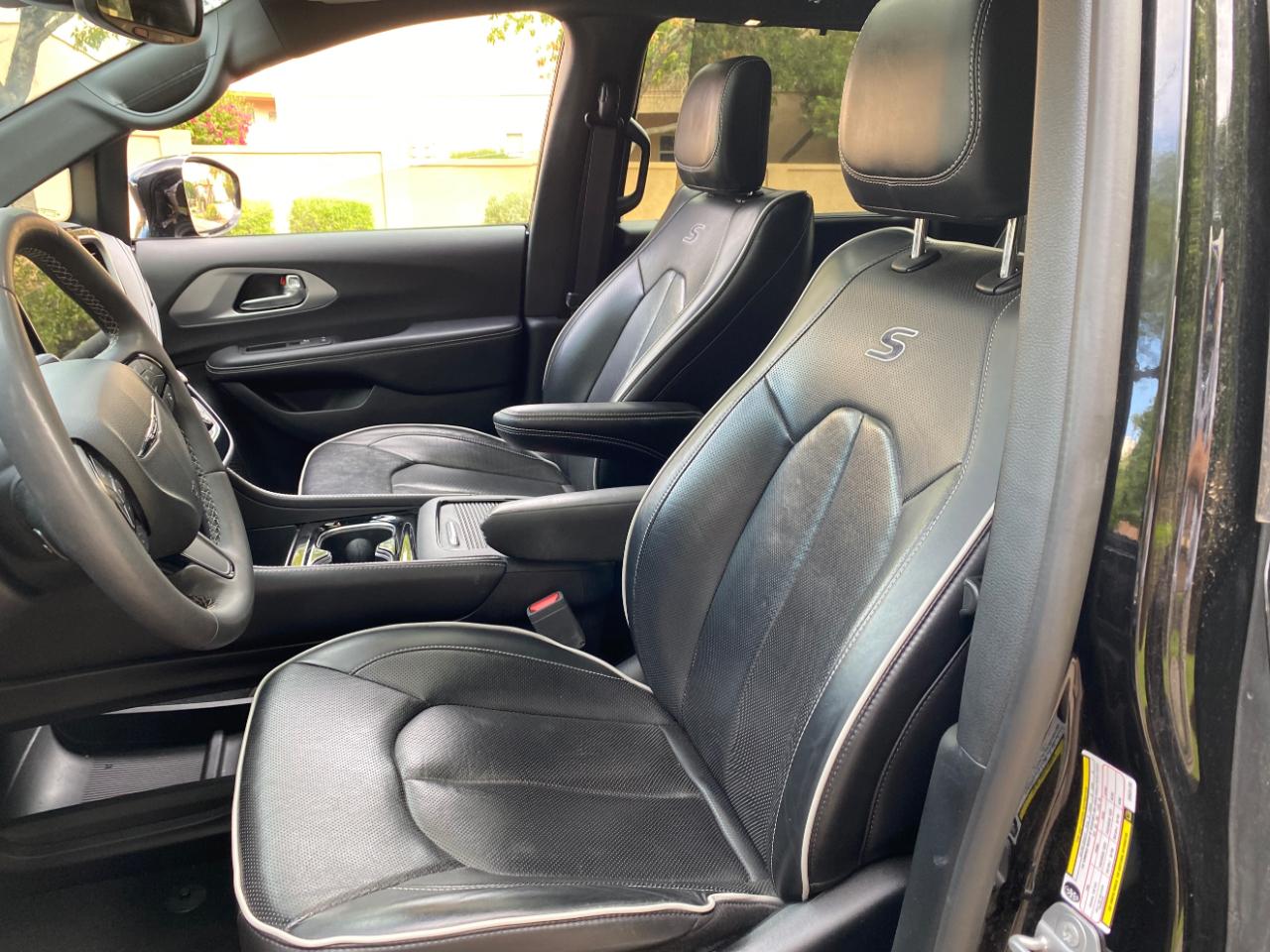 Chrysler Pacifica Limited FWD 2025
