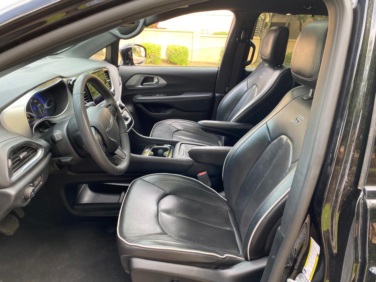 Chrysler Pacifica Limited FWD 2025