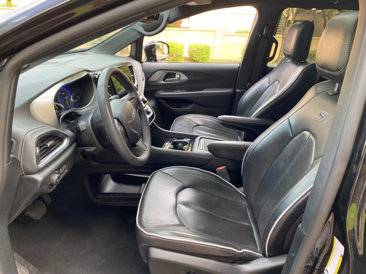 Chrysler Pacifica Limited FWD 2025
