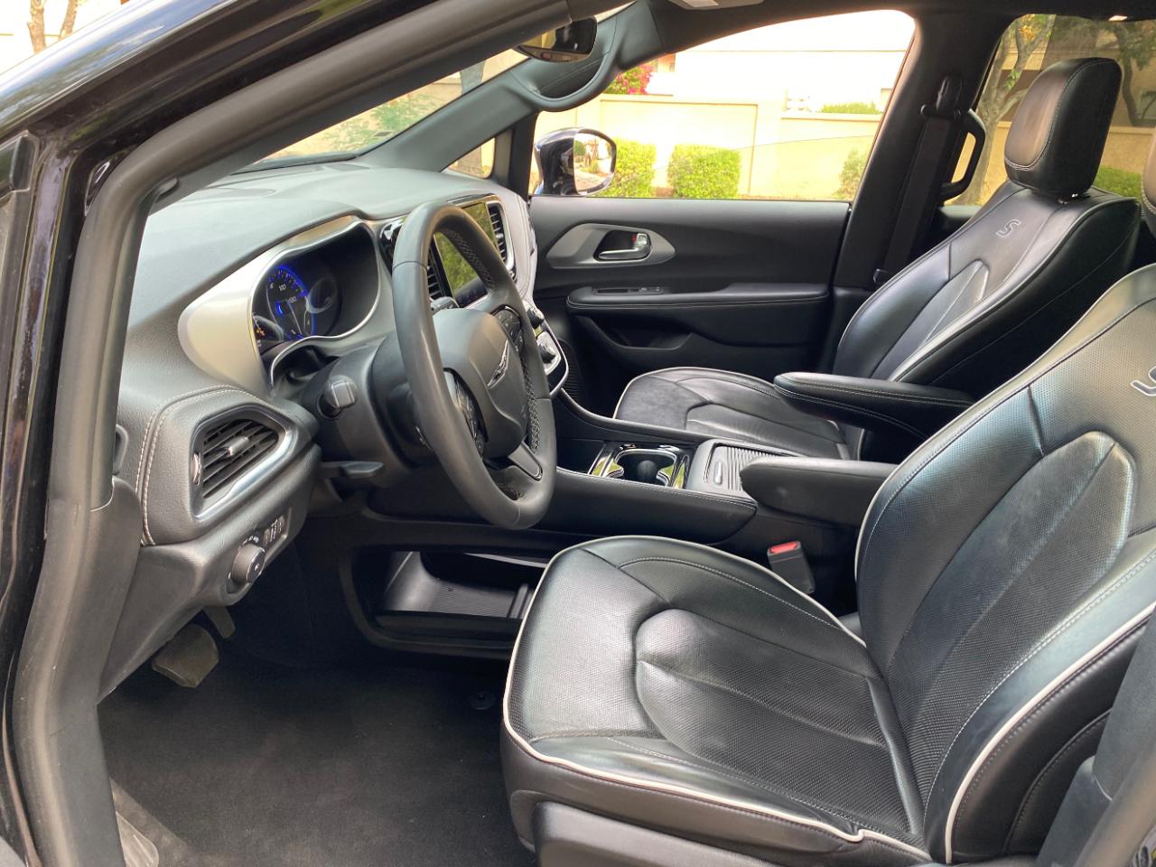 Chrysler Pacifica Limited FWD 2025