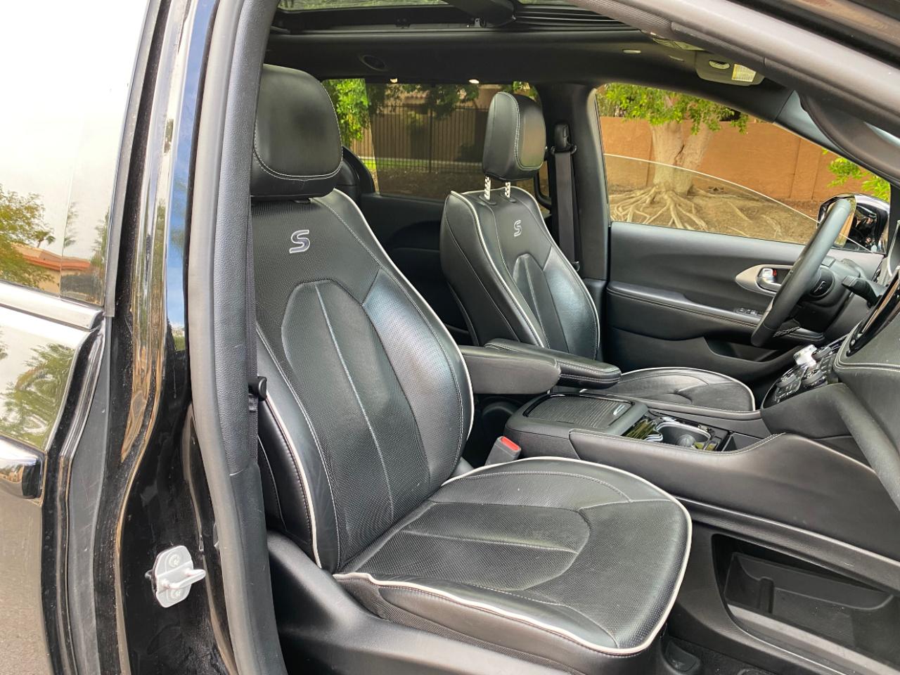 Chrysler Pacifica Limited FWD 2025