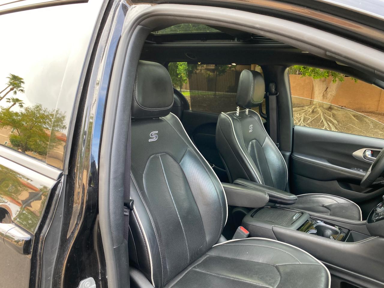 Chrysler Pacifica Limited FWD 2025