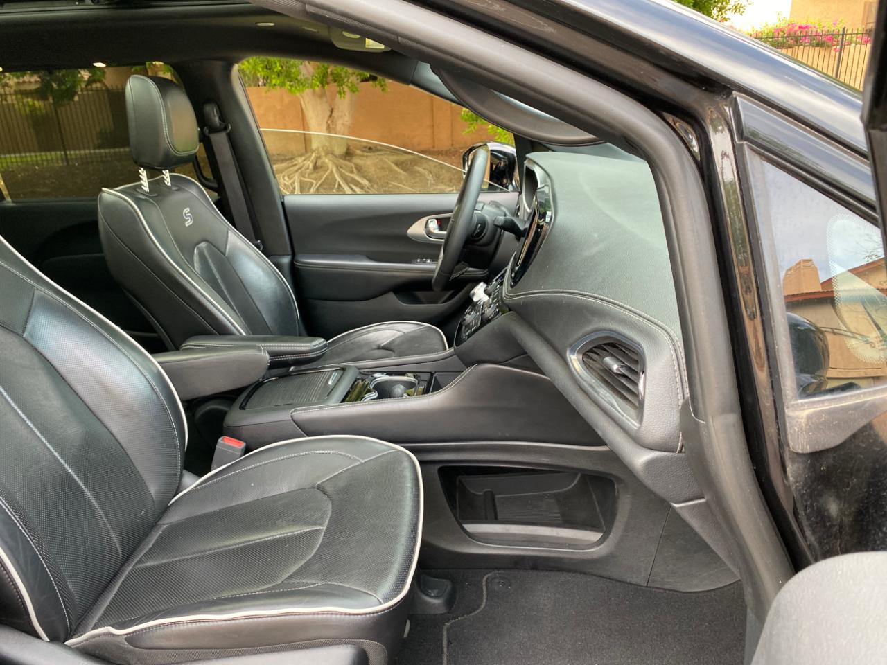 Chrysler Pacifica Limited FWD 2025