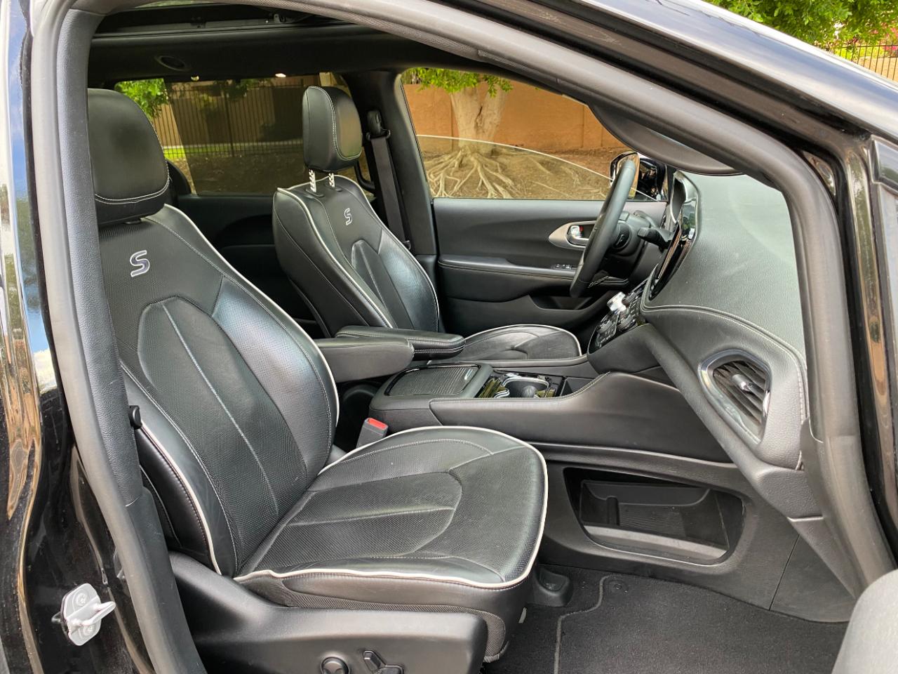 Chrysler Pacifica Limited FWD 2025