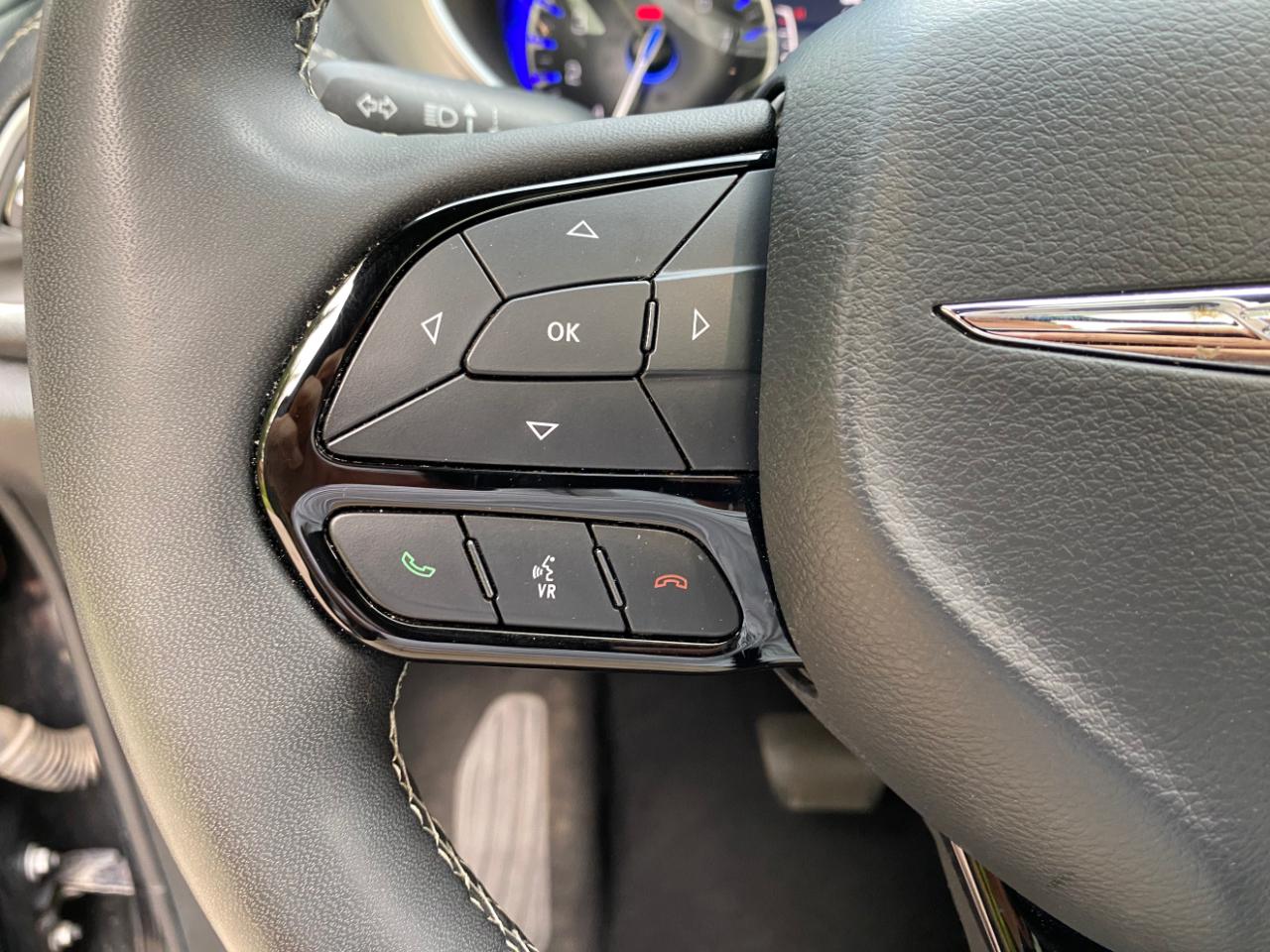 Chrysler Pacifica Limited FWD 2025