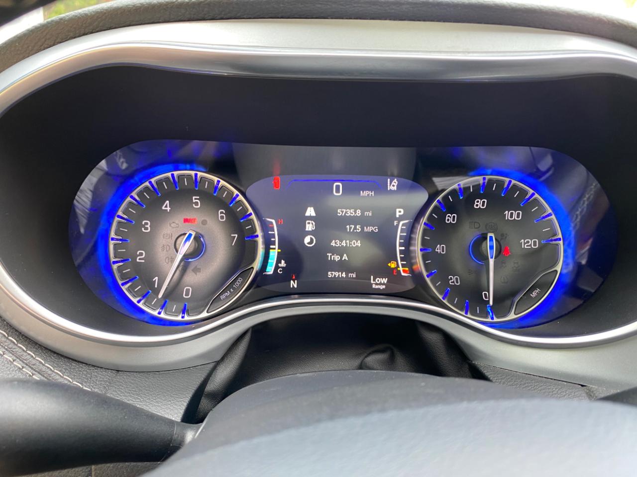 Chrysler Pacifica Limited FWD 2025