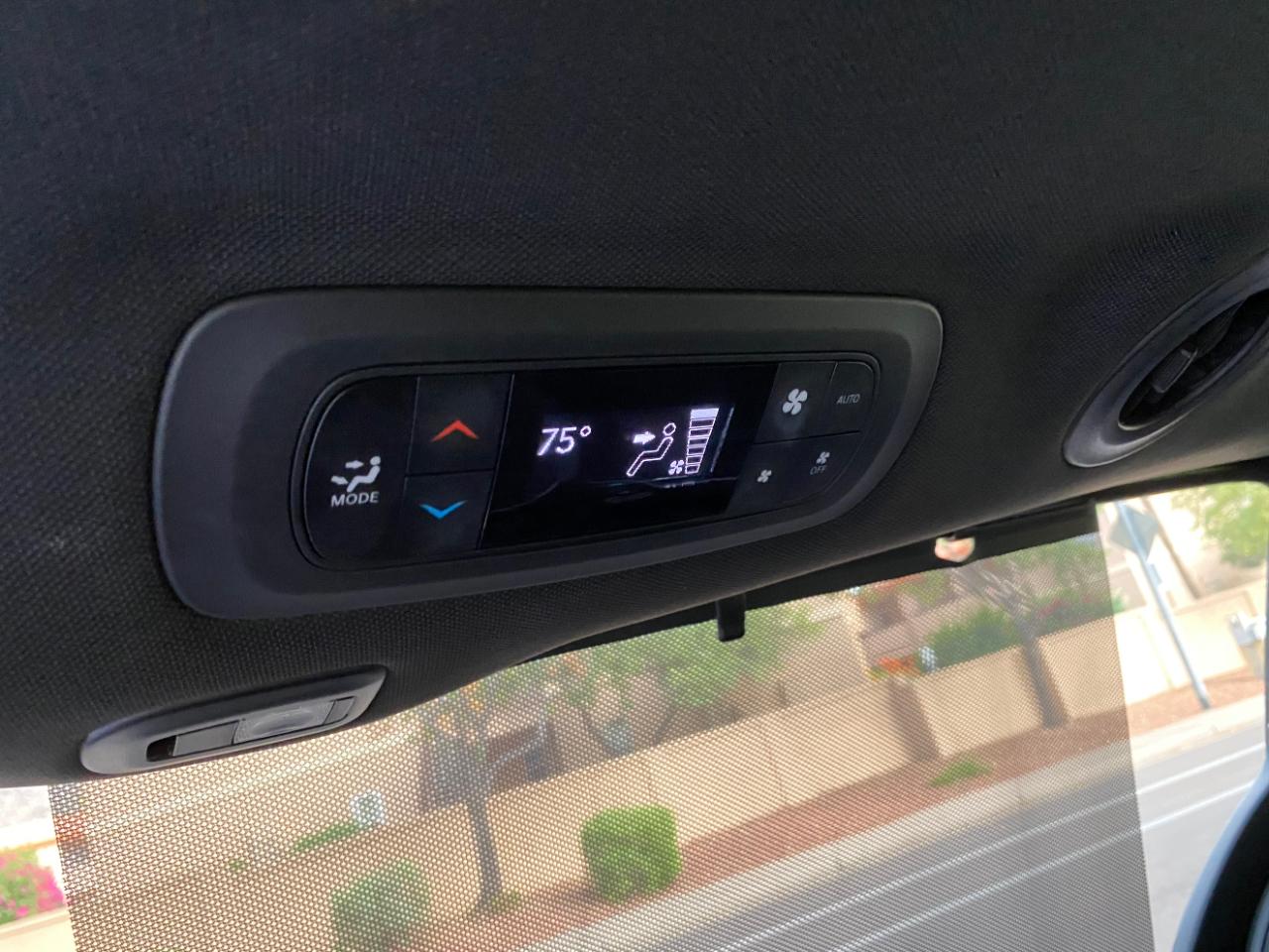 Chrysler Pacifica Limited FWD 2025