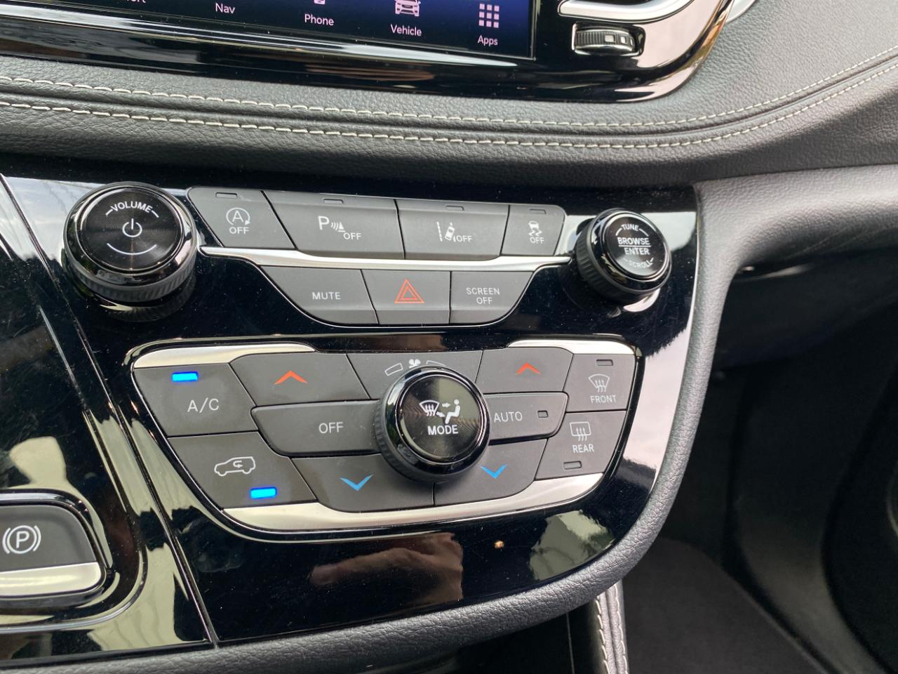 Chrysler Pacifica Limited FWD 2025