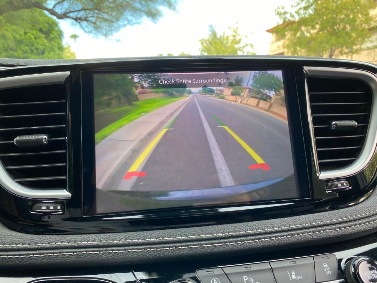 Chrysler Pacifica Limited FWD 2025