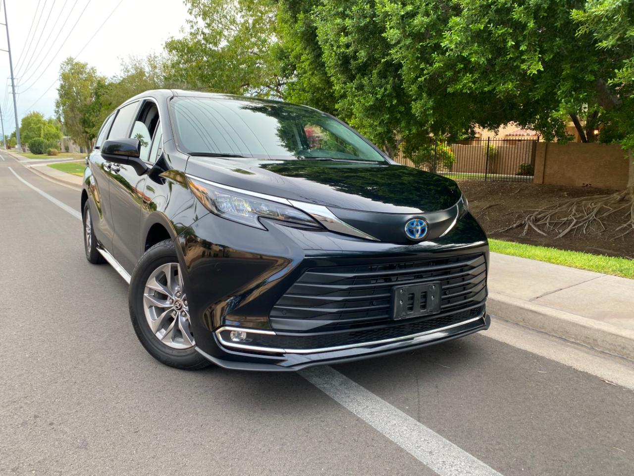 Toyota Sienna XLE FWD 8-Passenger (Natl) 2024