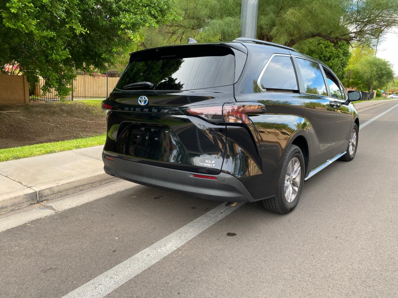 Toyota Sienna XLE FWD 8-Passenger (Natl) 2024