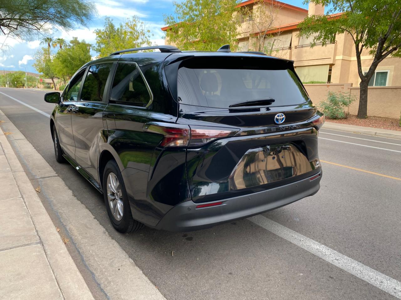 Toyota Sienna XLE FWD 8-Passenger (Natl) 2024