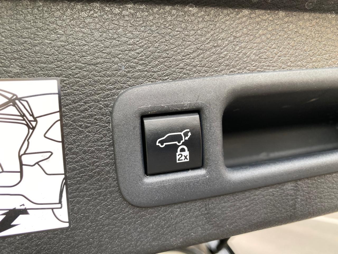 Toyota Sienna XLE FWD 8-Passenger (Natl) 2024