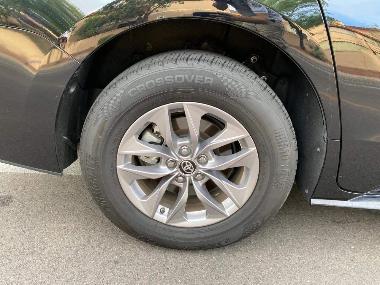 Toyota Sienna XLE FWD 8-Passenger (Natl) 2024