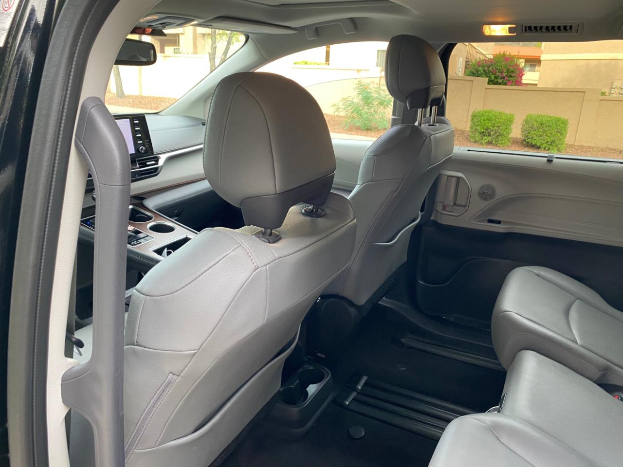 Toyota Sienna XLE FWD 8-Passenger (Natl) 2024