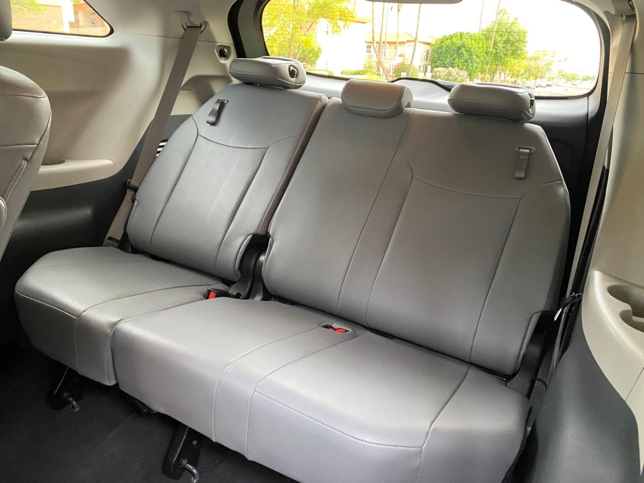 Toyota Sienna XLE FWD 8-Passenger (Natl) 2024