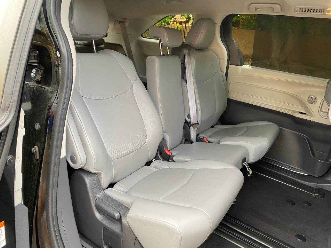 Toyota Sienna XLE FWD 8-Passenger (Natl) 2024