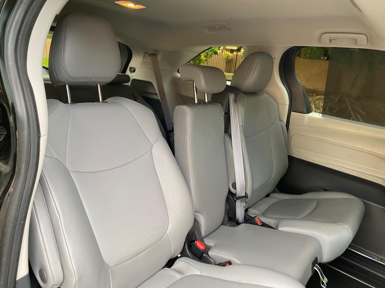 Toyota Sienna XLE FWD 8-Passenger (Natl) 2024