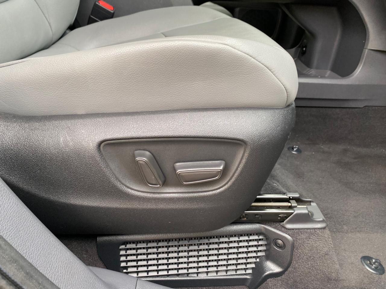 Toyota Sienna XLE FWD 8-Passenger (Natl) 2024