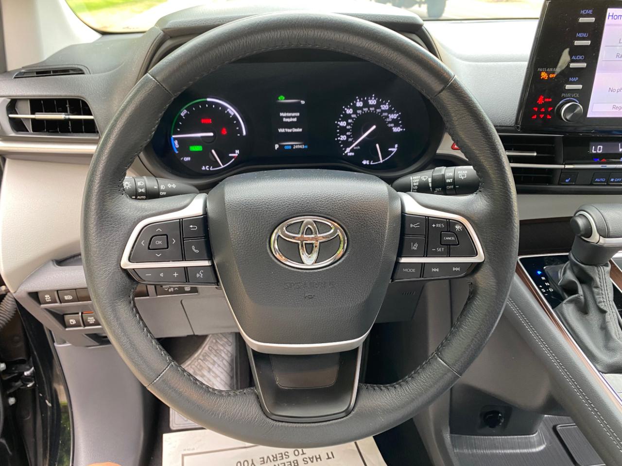 Toyota Sienna XLE FWD 8-Passenger (Natl) 2024