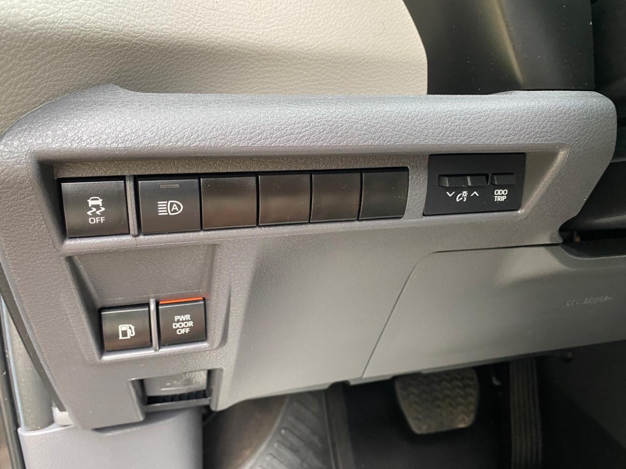 Toyota Sienna XLE FWD 8-Passenger (Natl) 2024