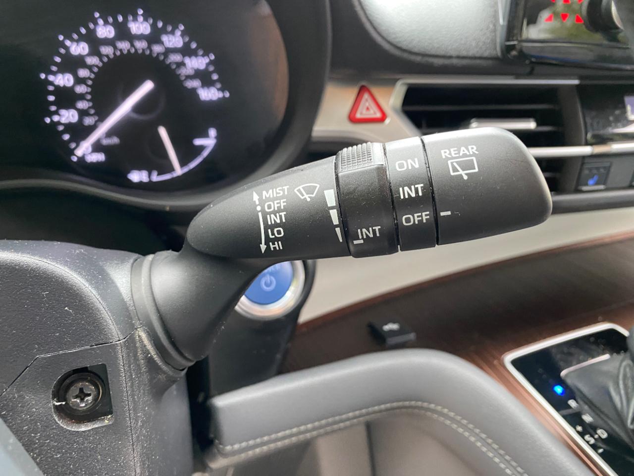 Toyota Sienna XLE FWD 8-Passenger (Natl) 2024