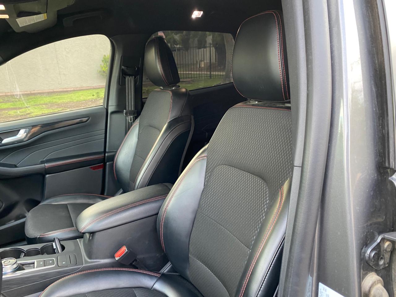 Ford Escape ST-Line FWD 2025