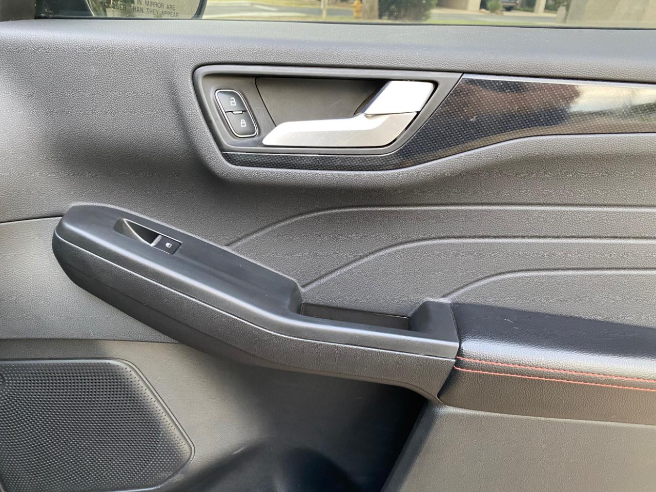 Ford Escape ST-Line FWD 2025
