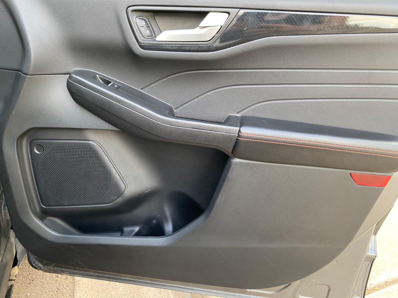 Ford Escape ST-Line FWD 2025