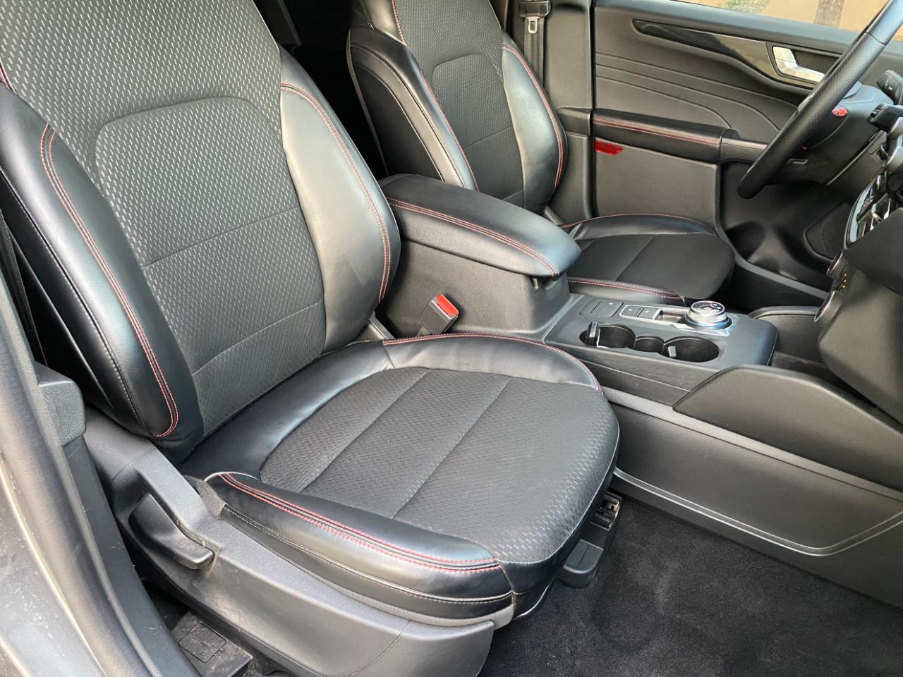 Ford Escape ST-Line FWD 2025