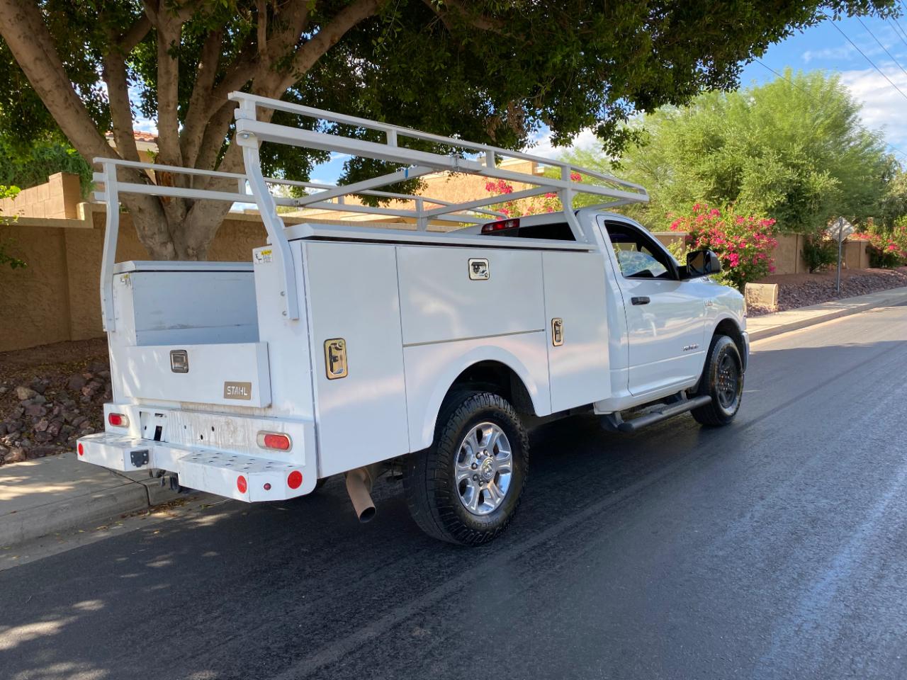 RAM 2500 Big Horn 4x2 Reg Cab 8' Box 2022