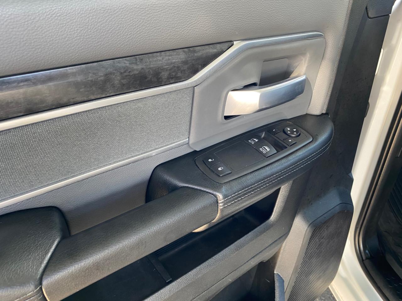 RAM 2500 Big Horn 4x2 Reg Cab 8' Box 2022
